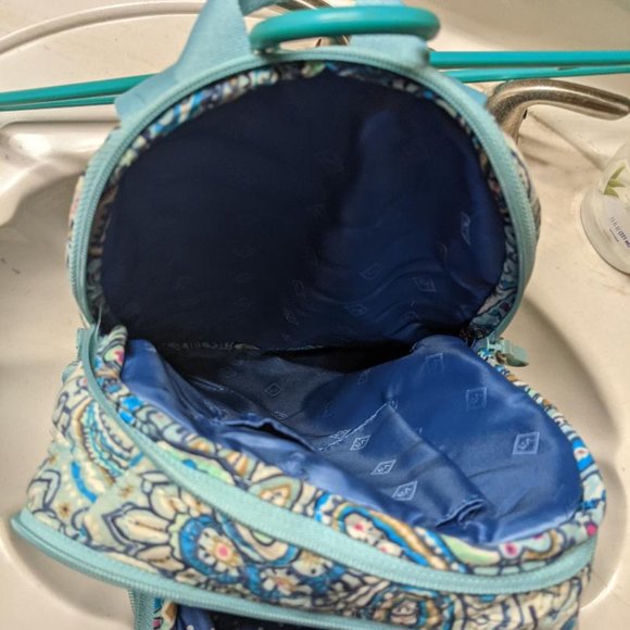 **SOLD** Vera Bradley Daisy Dot Paisley Quilted Cotton Compact Hadley Backpack - Picture 5 of 7